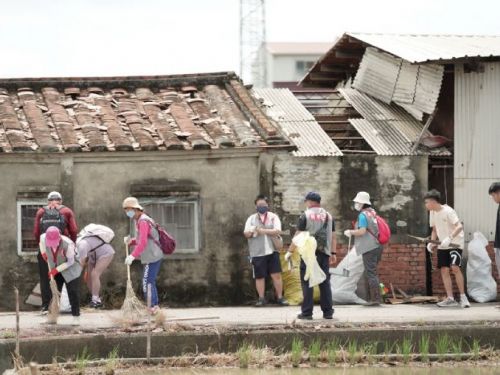 熱血志工攜手築希望，屏東縣政府組隊前進台南白河助復原