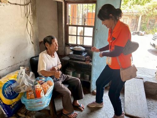 屏東縣政府表揚績優獨老關懷服務團隊、督導及志工 用心守護獨老，年齡不是限制