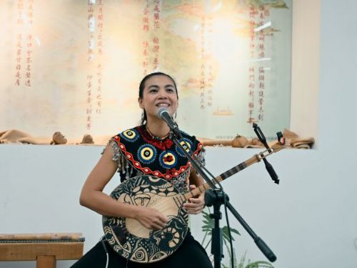 三金音樂人戴曉君7月北美巡演 ，攜月琴與鼻笛讓世界聽見屏東