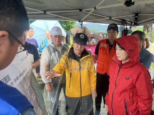 周春米縣長爭取橋梁重建與收容中心優化，卓榮泰院長全力支持，屏東山區豪雨後迅速視察 滯洪池與道路搶修刻不容緩