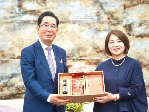 屏東城市外交再添成果，周春米接見日本山口縣議會訪團，雙方共商農業、觀光及科技交流