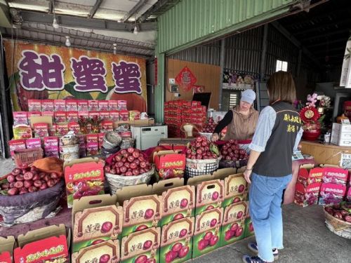 選購年貨，屏消保官提醒：標示清楚、食材新鮮、環境安全