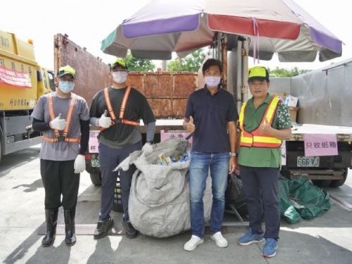 屏東縣垃圾破袋檢查邁入週年，合格率大躍進至85%，每月回收量成長1650公噸