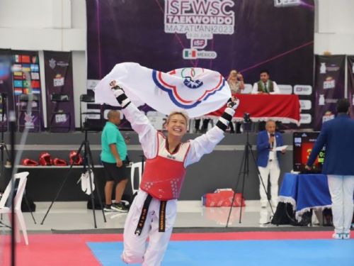 楠梓高中高心怡勇奪世界中學生跆拳道錦標賽金牌