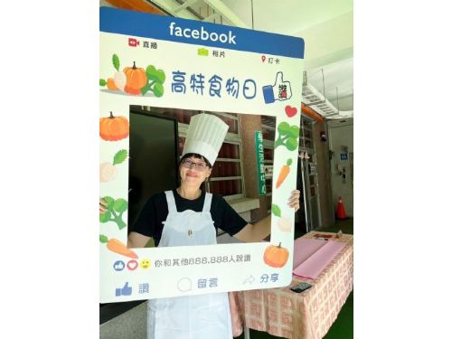 高雄特殊教育學校「友雞食物日」 讓特教孩子在校園「菜市場」買菜，擔任總舖師「辦桌」