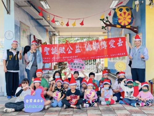 集來國小聖誕趴社區健走 學生才藝秀報佳音