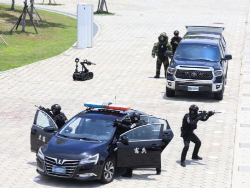 陪同總統出席「2023第4屆國家海洋日慶祝典禮」暨「海安11號演習」 陳其邁：為高雄擁有多元燦爛的海洋文化而驕傲