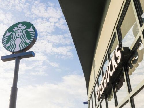 走進鹿港百年時光，星巴克鹿港門市嶄新亮相，讓文化與溫度在此相遇