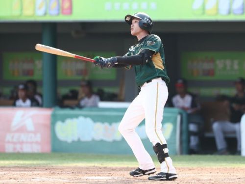 高聖恩關鍵二壘打助台鋼雄鷹逆轉勝9：3大勝味全龍