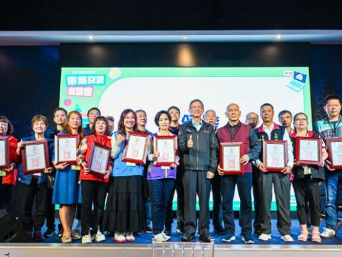 桃園攜手攤商打造更安全好市集！市府舉辦「2025市集繁星計畫交流座談」增進合作、共創永續市集環境