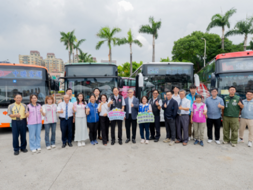 桃園市電動公車啟用典禮隆重登場，張善政市長宣布2030年全面電動化目標穩步推進