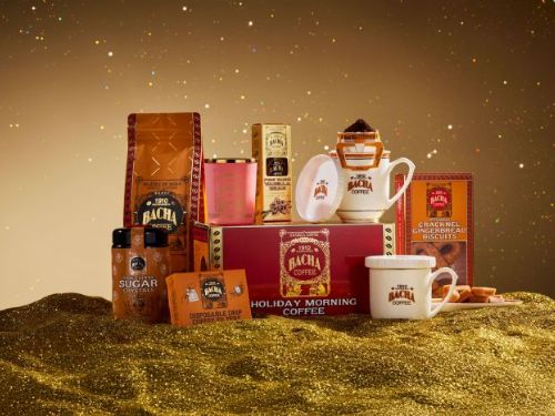 夿萐咖啡Bacha Coffee節日璀璨盛典_季節限定《節日早晨咖啡Holiday Morning Coffee》同步獻上璀璨咖啡禮讚與限定美饌，為歡聚時刻增添璀璨光采