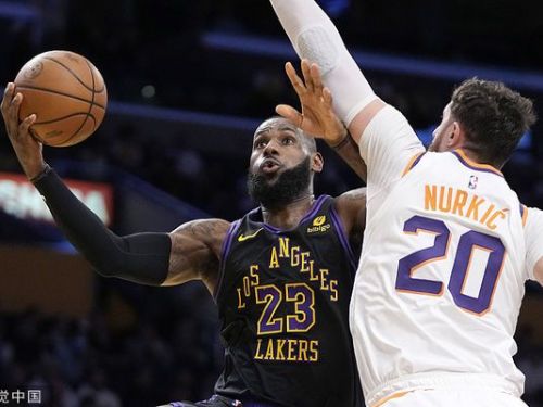 第四節15分，LeBron James領軍，湖人晉級拉斯維加斯