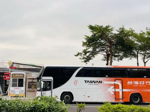 鵬管處攜手在地三協會，推動小琉球「低碳、無塑、智慧」旅遊新玩法