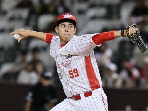 《冠軍之路》味全龍特映會搶先看，十二強國手陳冠偉現身觀影，重溫奪冠感動