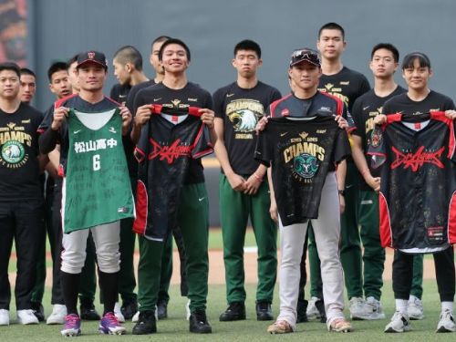 Team Dragons台北城市月啟動，味全龍攜手臺北職業球隊與校園共創城市榮耀
