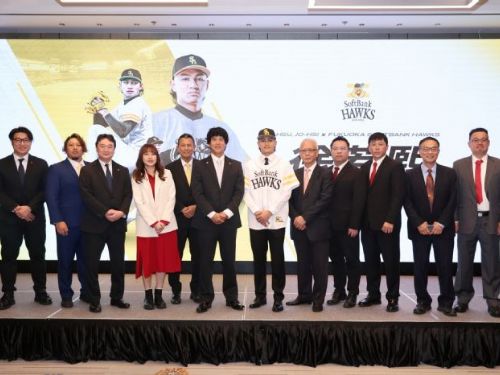 味全龍與福岡軟銀鷹簽訂三年合作協議，推動台日職棒深度交流