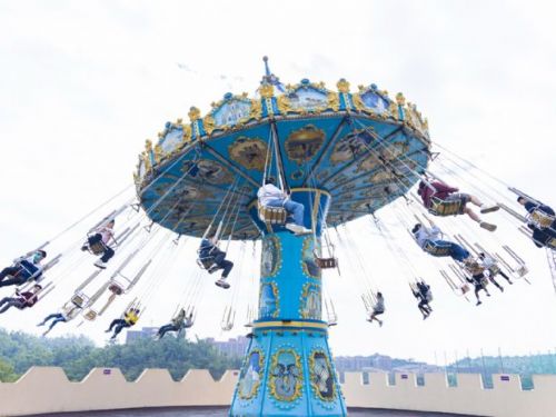 義大開發串聯購物、遊樂、情人節商機 688玩樂園  春節逛 Outlet 抽汽車