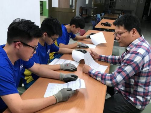 從迷途少年到師鐸獎教師：南港高工黃俊程用理解點亮冷凍空調學子的未來