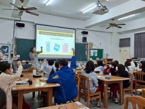 當人權遇見雙語，學習更有力量，南女中教師社群跨域共創，用雙語為孩子打開世界之窗