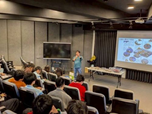 踏浪而行、與蟹同行！海洋科普講座走進校園，點亮學生探索藍色世界的熱情