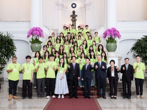 青年志工把愛帶向世界！賴清德總統勉勵勇敢圓夢，用行動點亮國際角落