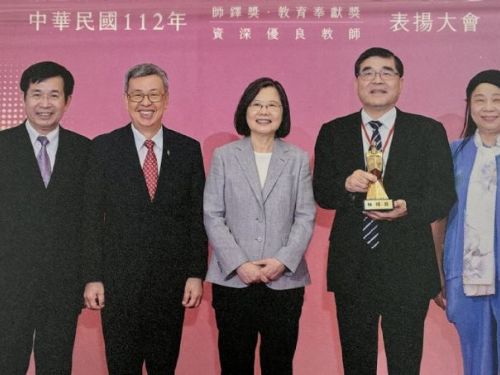 父子承襲教育情懷，楊俊毓教授以「愛與奉獻」書寫高醫傳奇