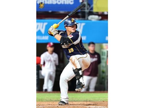 黃博多六局零失分，12安猛打賞合力擊退樂天桃猿 7：4勝出