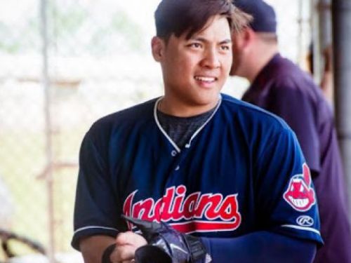 吉力吉撈·鞏冠：從原鄉到職棒的星光旅程:早年生活與棒球啟蒙