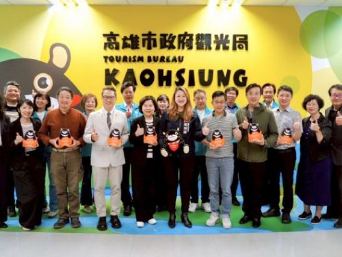 高雄觀光榮獲多獎肯定，全國旅宿管理縣市評比8度特優，同獲旅服中心績優、動物園優良觀光人員獎，展現卓越治理效能