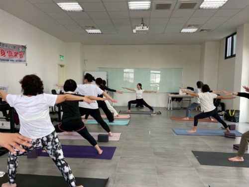 深化東高雄在地學習能量，勞工大學「全方位伸展瑜珈」旗山班正式開課