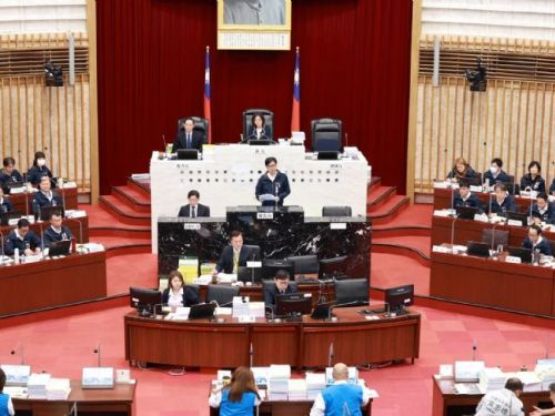 高雄市115年度總預算達2042億創新高，陳其邁：穩健理財、持續建設、打造宜居高雄