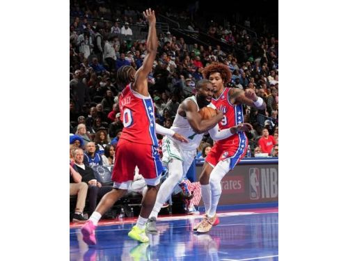 Jaylen Brown火力全開！塞爾蒂克險勝76人，延續三連勝氣勢，終止對手完美開局