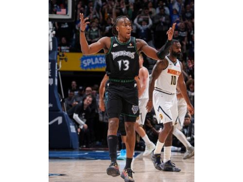 灰狼傷兵危機中爆發韌性！Dosunmu狂轟43分率隊聽牌