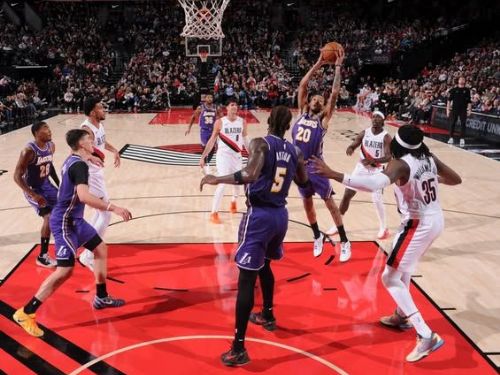 湖人四連勝到手！Ayton、八村壘聯手發威，替補奇兵Smith驚喜爆發