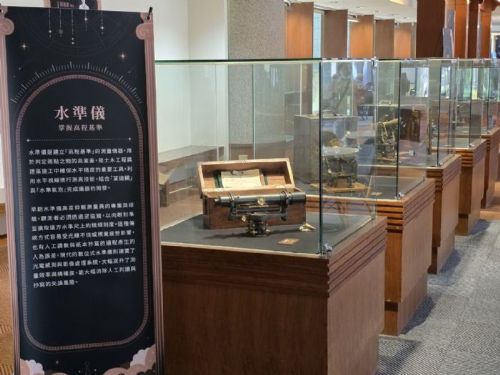 從步步丈量到衛星航向未來！科工館聯手國土測繪中心、海內外藏家，推出「儀相萬千：量測儀器特展」