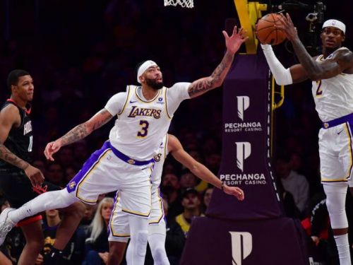 NBA》震撼表現！AD狂攻27分、14籃板、5火鍋 逼近湖人「巔峰狀態」力壓火箭