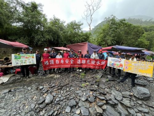 茂林國家風景區攜手三地門消防分隊展開水域遊憩安全宣導
