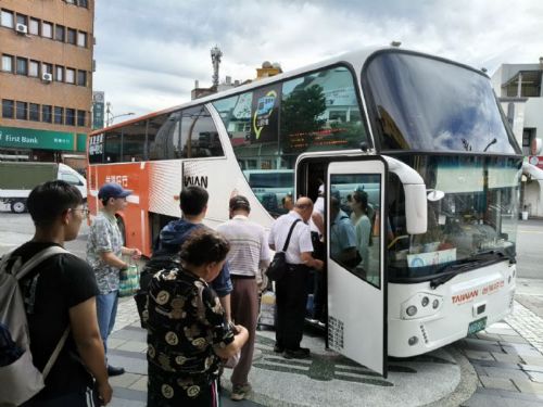 光復節連假客運優惠倒數，監理所：「高墾線已加開疏運班次，歡迎多加利用。」