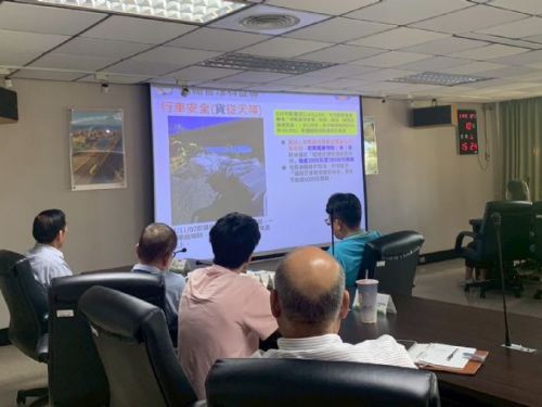 行前確實檢查貨物裝載與綑綁情形，高雄區監理所籲請貨運業者共同守護行車安全