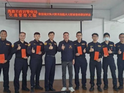 義交大隊長吳俊毅春節前夕致贈加菜金，肯定交警執勤辛勞！