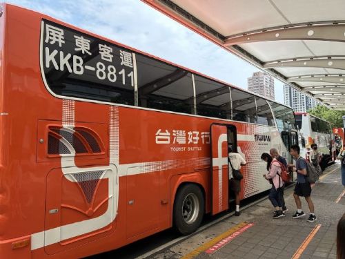 橘白新風貌亮相！【9189】墾丁快線全新3.0版上路，半價優惠帶您暢遊墾丁