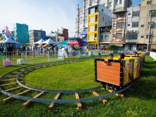 暑假壓軸「大樹水樂園」8/30、31沁涼登場，六大戲水氣墊免費暢玩