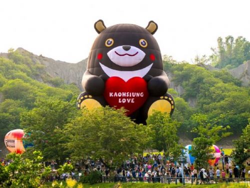 超萌「高雄熊」熱氣球回歸！ 2025高雄愛‧月熱氣球盛大登場，三大連假陪你一起放飛夢想