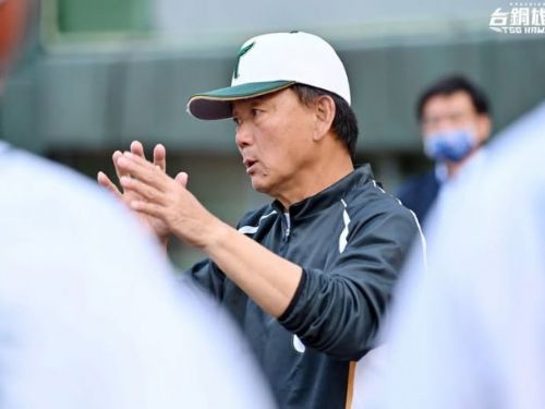 台鋼雄鷹百勝達成榮耀時刻，以堅定信念展望全新賽季