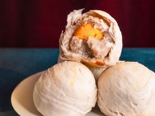 酥皮系雙天王合體登場！「新口味」攜手「食芋堂」推出春節聯名禮盒