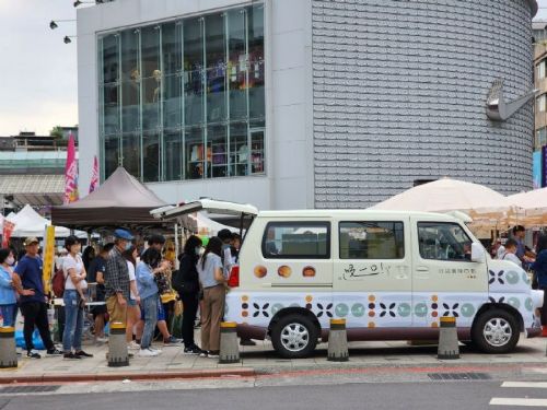 全台首創「新口味蛋黃酥」行動餐車歡慶3周年，購物金、品牌禮、滿額贈 3重好康大放送