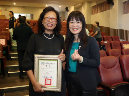 用音樂為偏鄉學校傳承音樂與族語 許家倫老師獲選高雄市社會教育貢獻獎