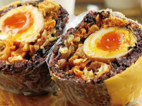 不是小籠包、牛肉麵…觀光客改吃「這平價美食」 他驚：還要紫米的