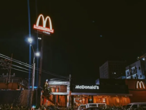 「買一送一」優惠來了！漢堡、霜淇淋限時爽吃 超商、速食店好康報你知